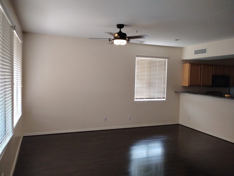 Building Photo - 16231 N 30th Ter