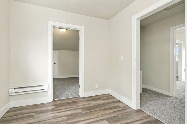 Building Photo - 2943 Porter Ave