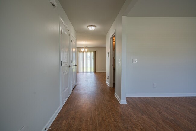 Building Photo - 135 Davila St