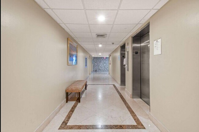 Building Photo - 5600 N Flagler Dr