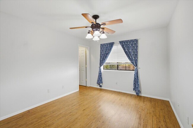 Building Photo - 2330 W Gambel's Ridge Dr