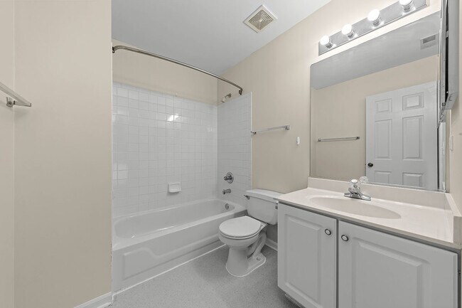 Building Photo - 2640 Idaho Rd