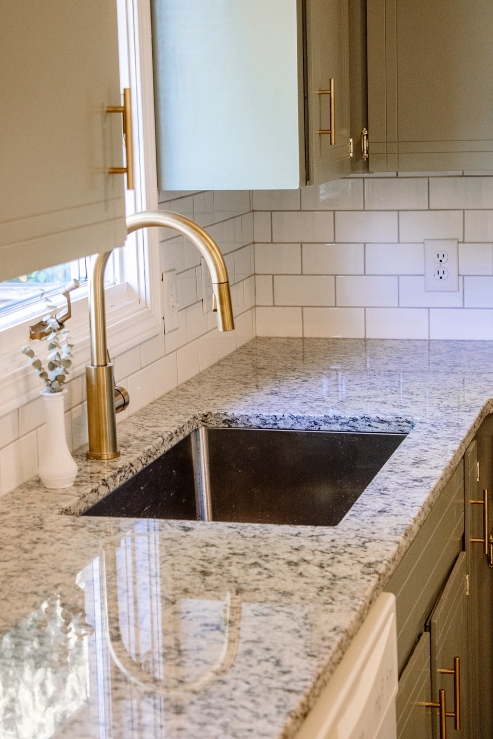 Sink - 3885 140th Ave