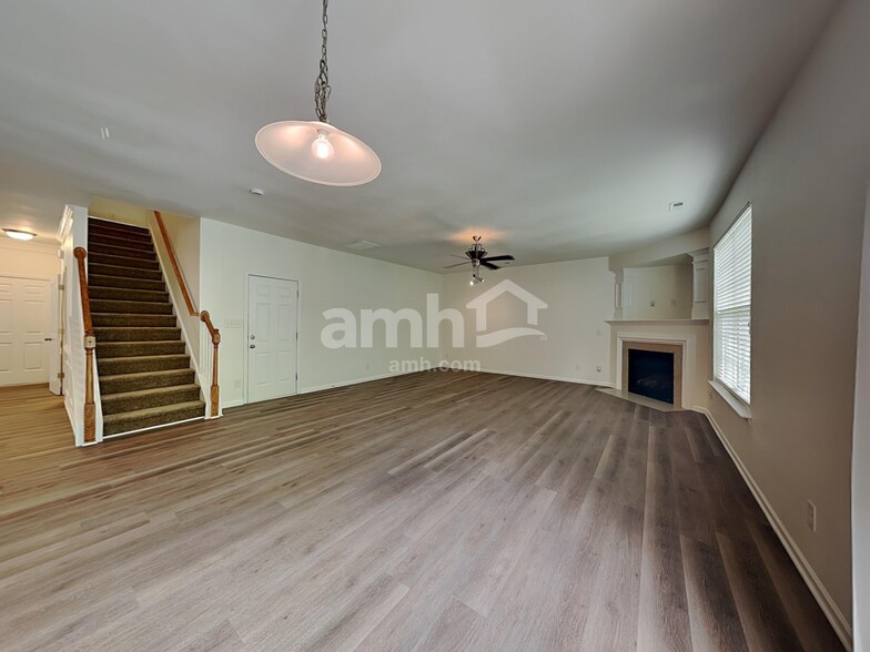 Building Photo - 1409 Paulonia Way