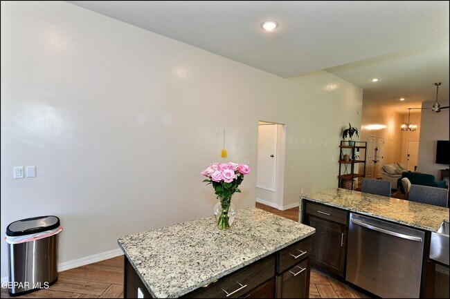 Building Photo - 2225 Tierra Delmonte Dr