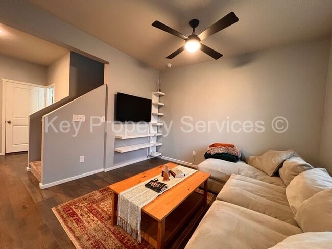 Building Photo - Stunning Hazel Dell Two-Story with High End Appliances