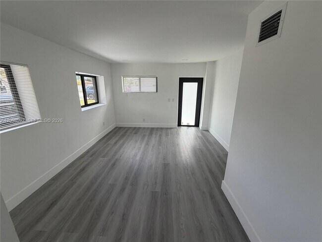 Building Photo - 13885 NW 5th Ave