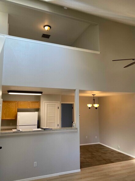 Primary Photo - 385 Sunnyside Cir