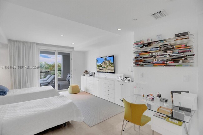 Building Photo - 3535 Hiawatha Ave