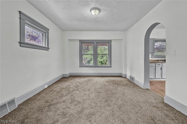Building Photo - 3341 E 145th St