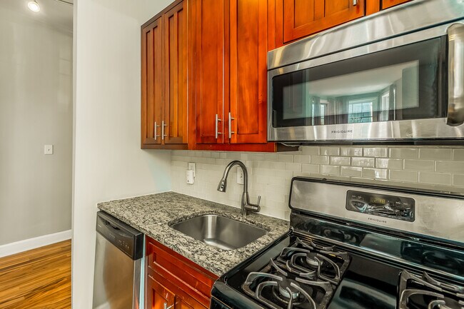 Building Photo - 333 2nd St NE