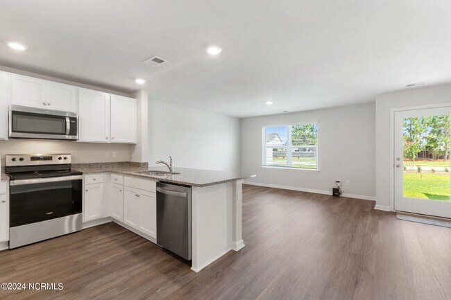 Building Photo - 3121 Lobelia Ln