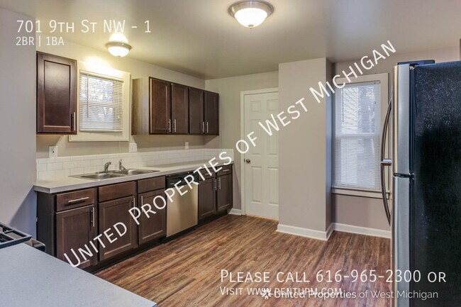 Building Photo - 701 9th St NW