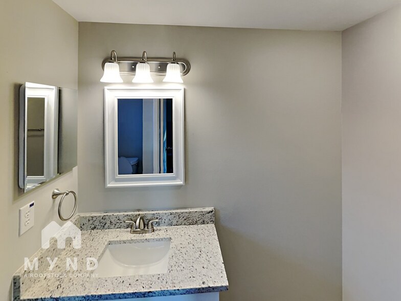 Building Photo - 7606 Woodland Oaks Ct