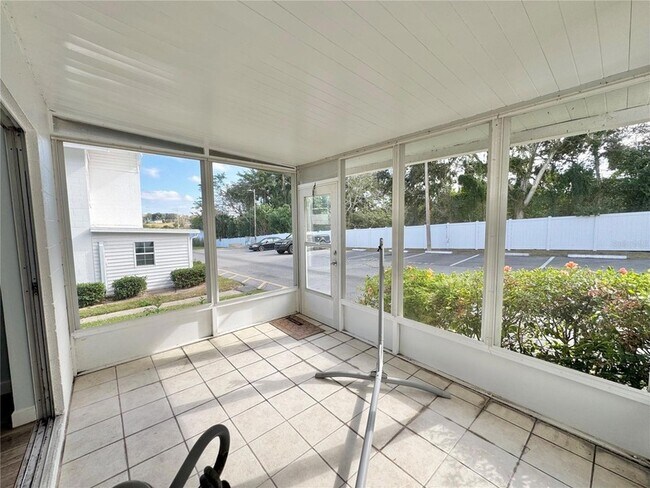 Building Photo - 1550 11th St NE