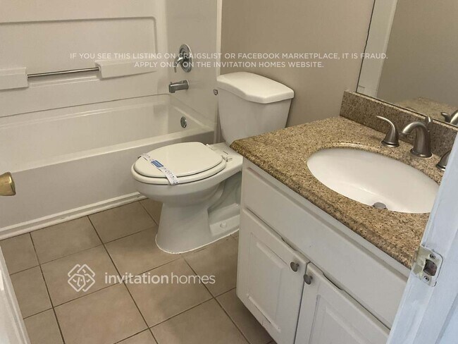 Building Photo - 5805 Village Loop