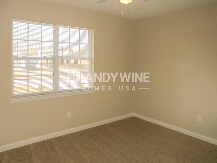 Building Photo - 104 Dana Dr