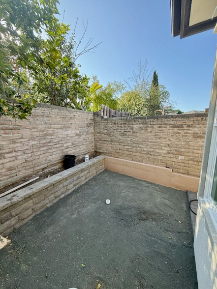 Building Photo - 41434 Erma Ave