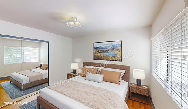 Building Photo - 2-bedroom Townhome in Irvine!