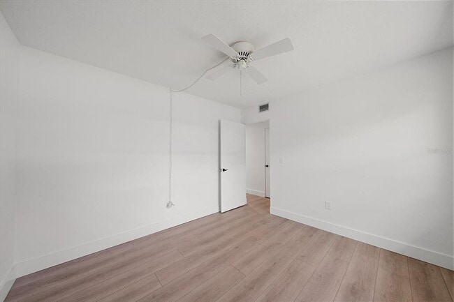 Building Photo - 3818 Roxane Blvd