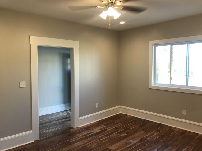 Building Photo - 3 BR, 1 Bath Townhouse - Lawrenceville - TOTALLY UPDATED!