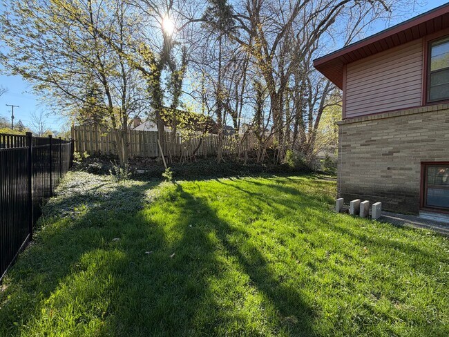 Building Photo - Charming Updated 3-Bedroom in the Heart of Alger Heights