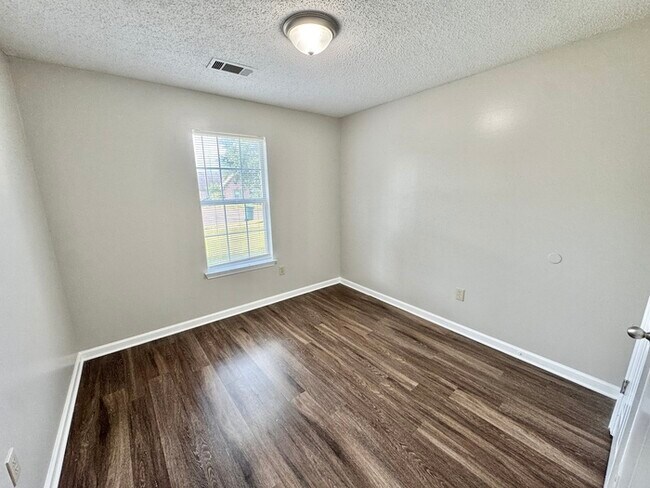 Building Photo - 7050 Presmond Rd