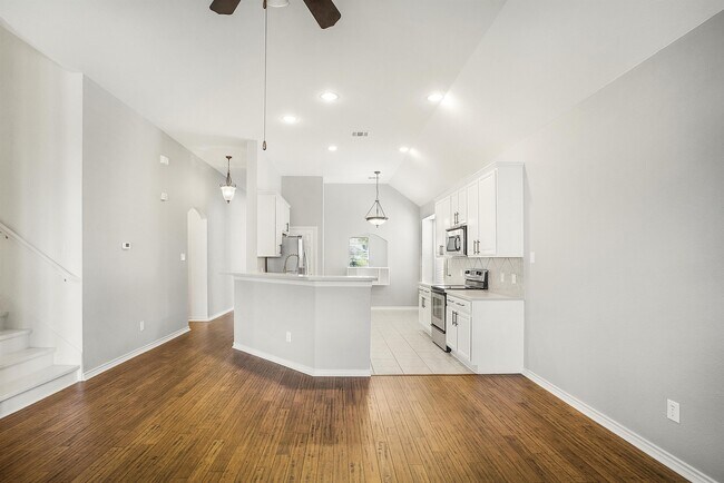 Building Photo - 2824 Mission Tejas Dr