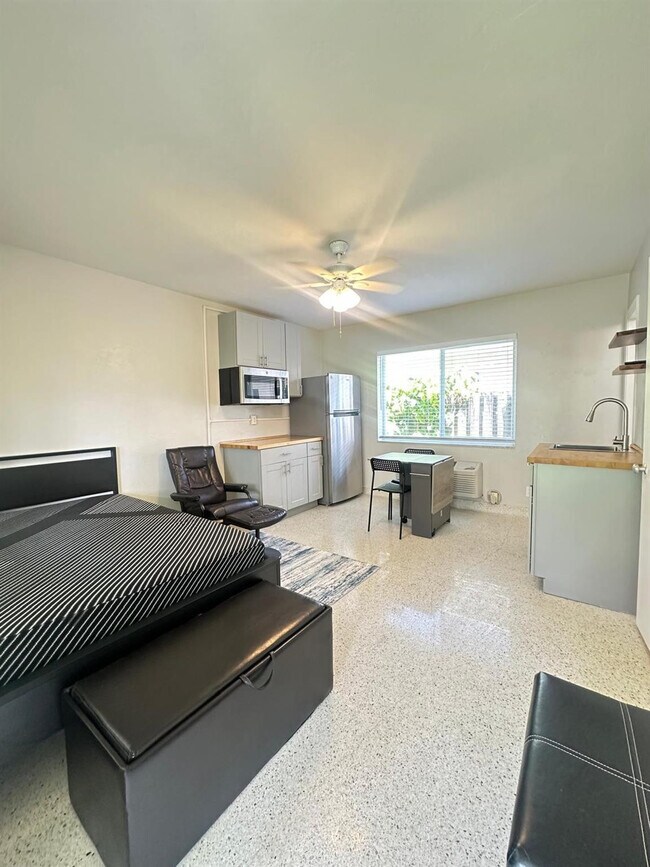 Building Photo - 1712 Fletcher St