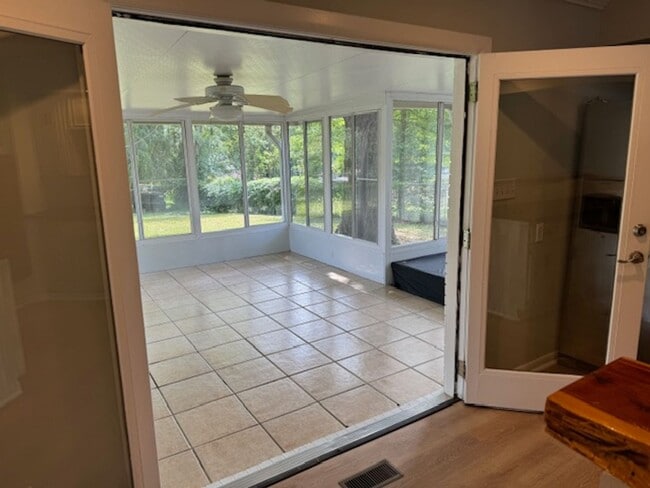 Building Photo - South AVL - 3/2 with Sunroom and Flex Space!