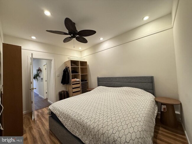 Building Photo - 1003 S 6th St