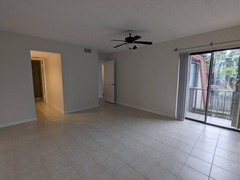Building Photo - 2191 White Pine Cir