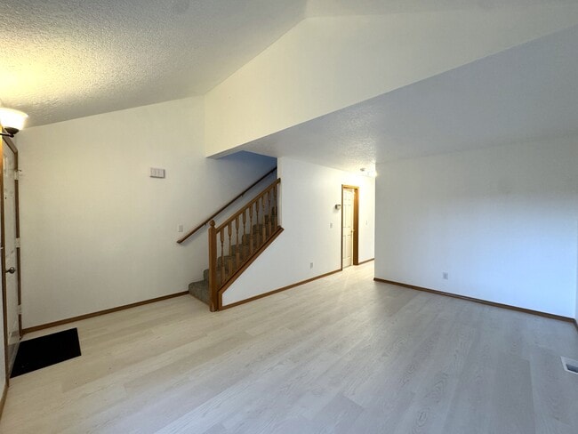 Building Photo - 4534 SW Pasadena St