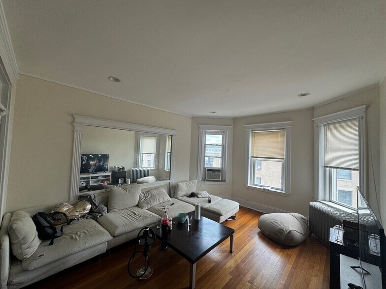Primary Photo - 41 Orkney Rd