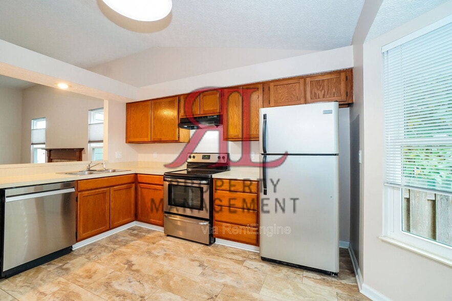 Building Photo - 4800 Coachford Dr