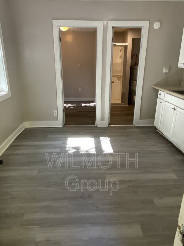 Building Photo - 2930 N Dearborn St