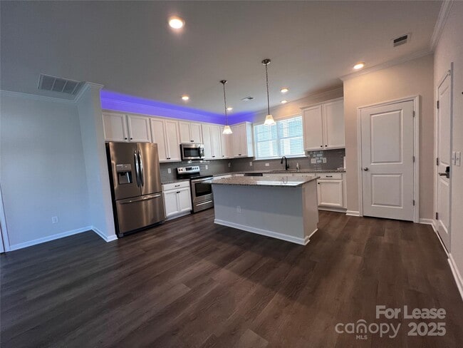 Building Photo - 108 Keats Aly