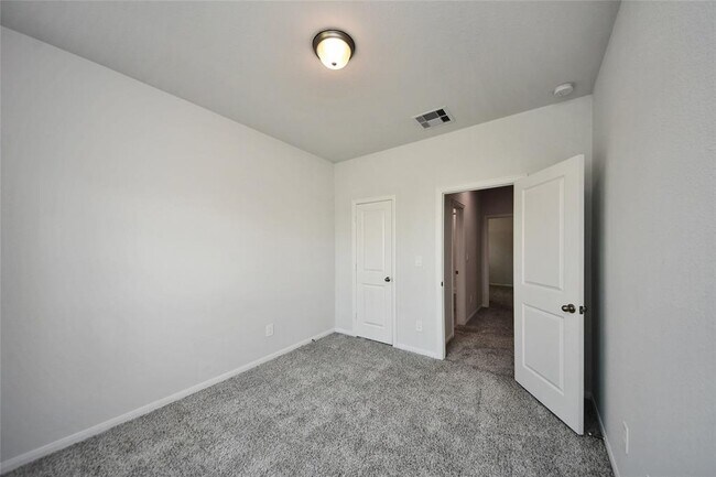 Building Photo - 15102 Wiltshire Castle Ln