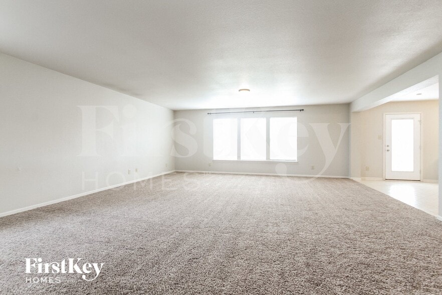 Building Photo - 10230 McClain Dr