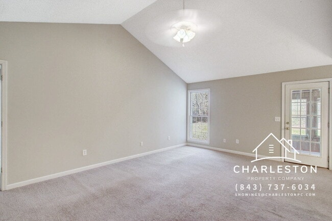 Building Photo - 1860 Piper Dr