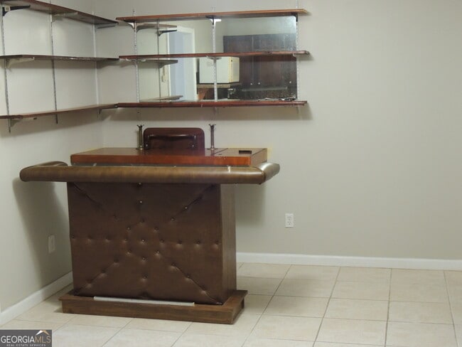 Building Photo - 450 MacLand Dr