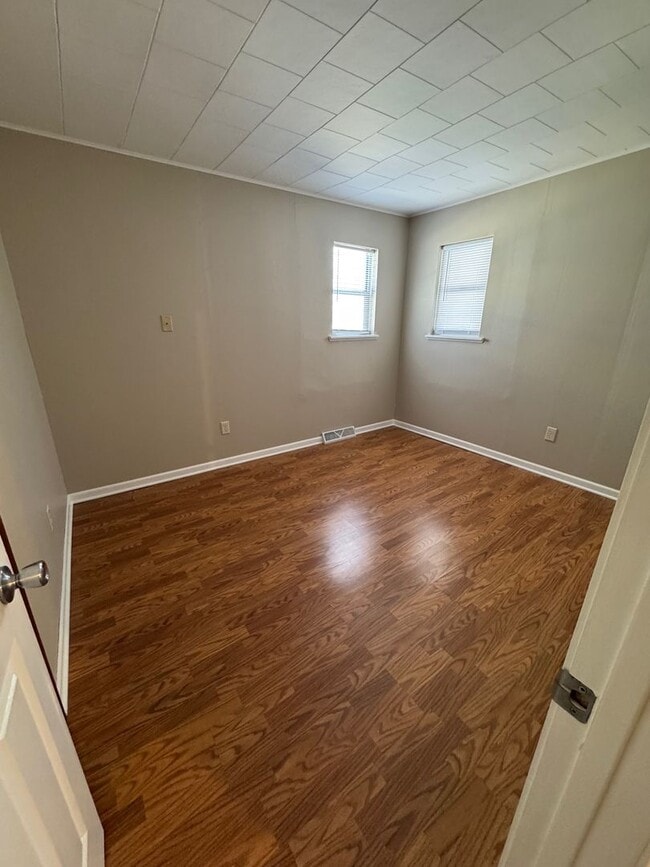 Building Photo - Two Bedroom One Bathroom Home in Machesney Park $1,395.00