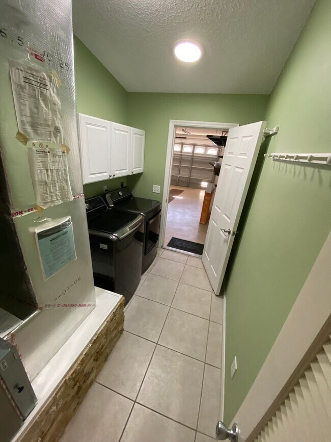 Building Photo - Beautiful ANNUAL, Fully Furnished, turnkey 3 Beds & 2 Baths in The Village of Sabal Chase