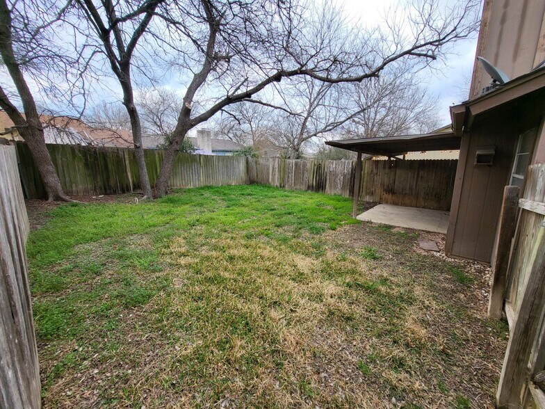 Building Photo - 6702 Deatonhill Dr