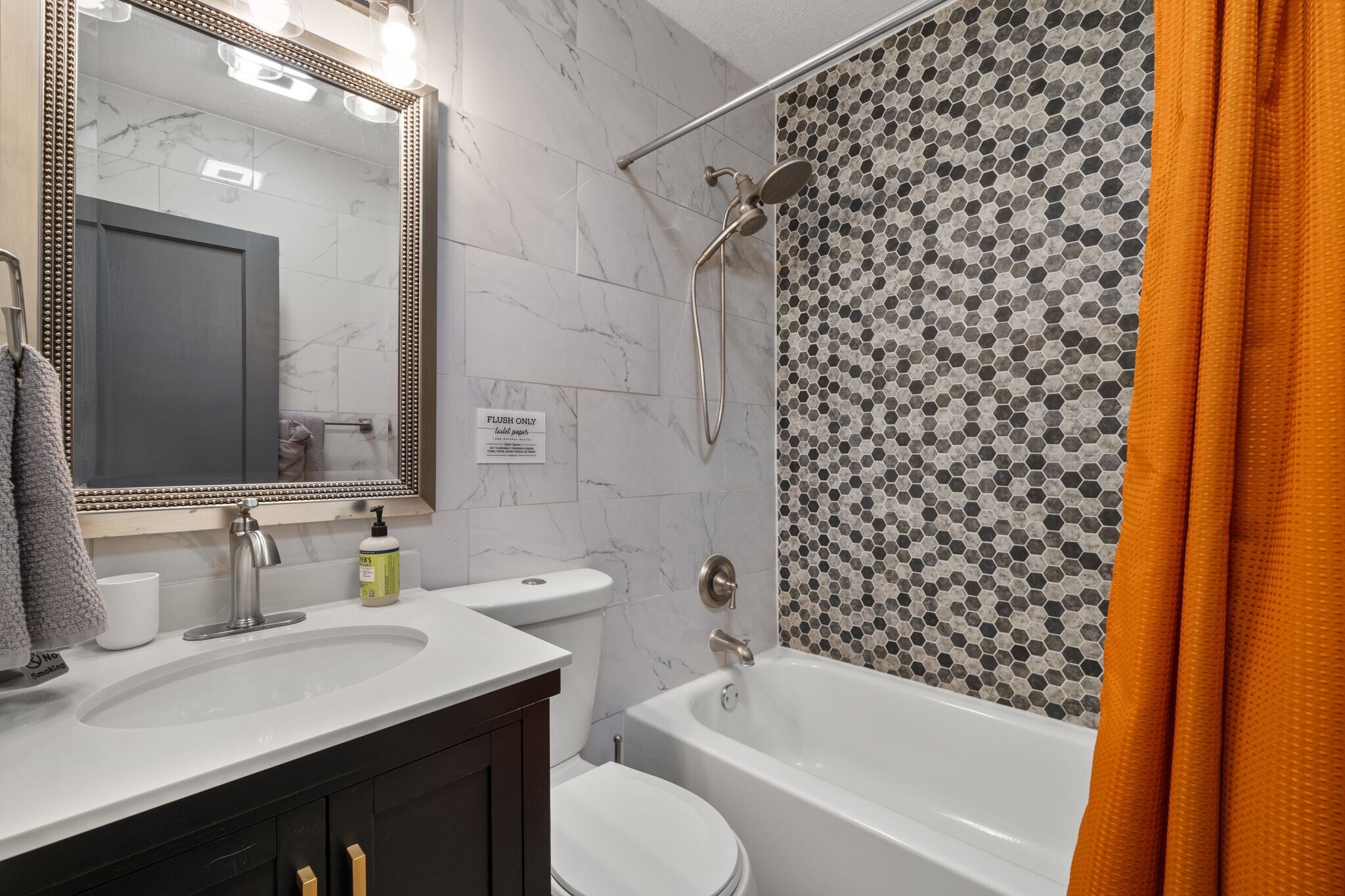 Building Photo - 3950 1st Ave N