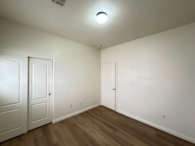 Building Photo - Bella Terra At Southern Highland