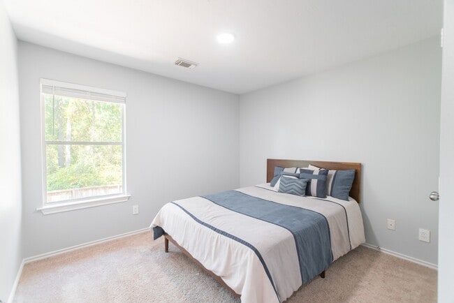 Building Photo - 262 Liriope Ct