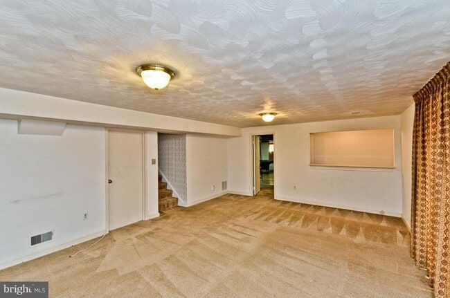 Building Photo - 100 Mel Mara Dr