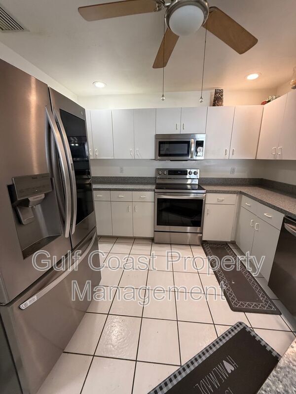 Building Photo - 2612 7th St W