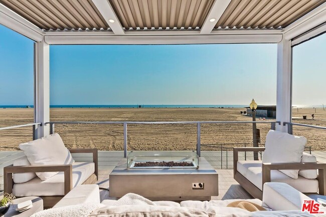 Building Photo - 1255 Palisades Beach Rd